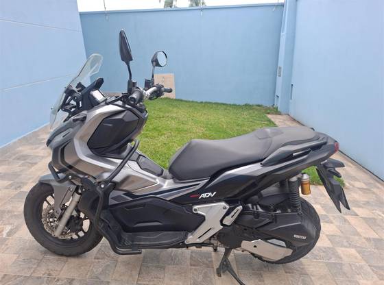 HONDA ADV 